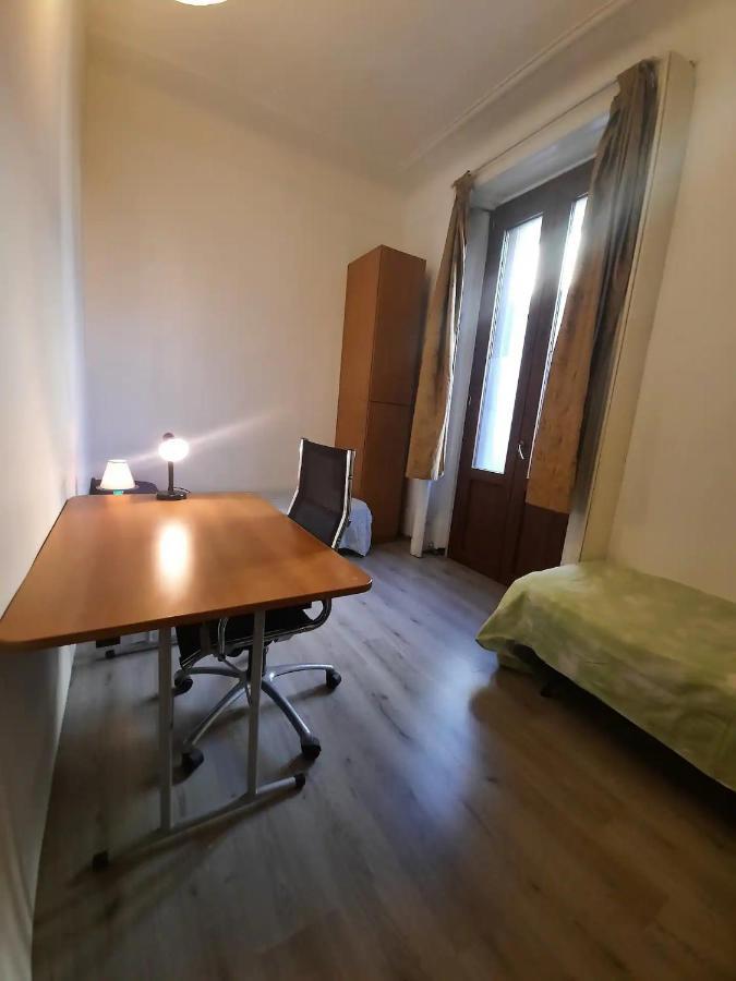 Private Room In A Quiet Apartment In The City Center ミラノ エクステリア 写真